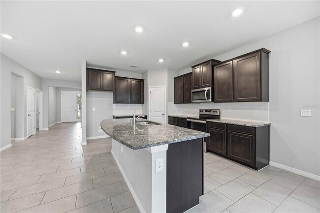 Building Photo - 5719 Woodland Sage Dr