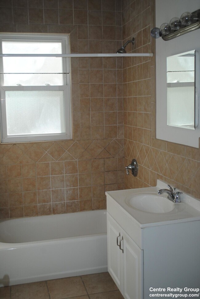 Building Photo - 21 Imbaro Rd