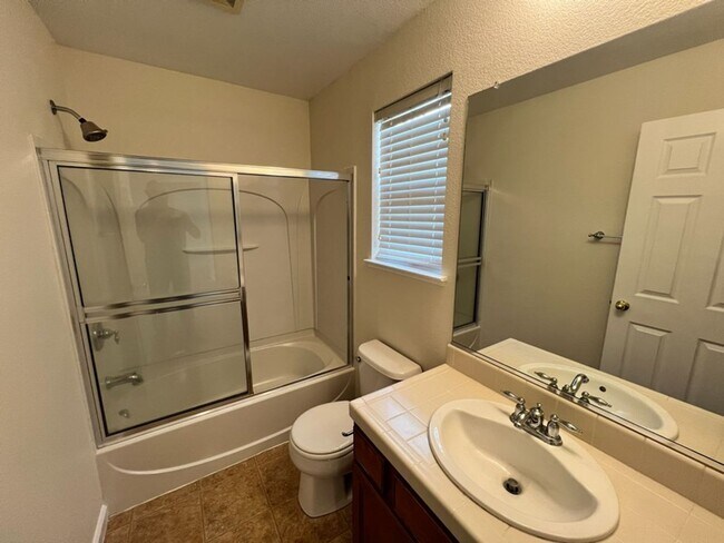 Building Photo - 6671 Sportoletti Dr