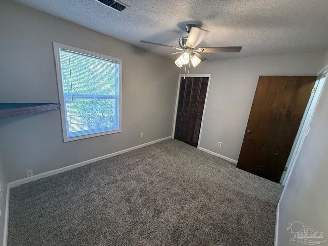 Building Photo - 1017 Great Oaks Dr