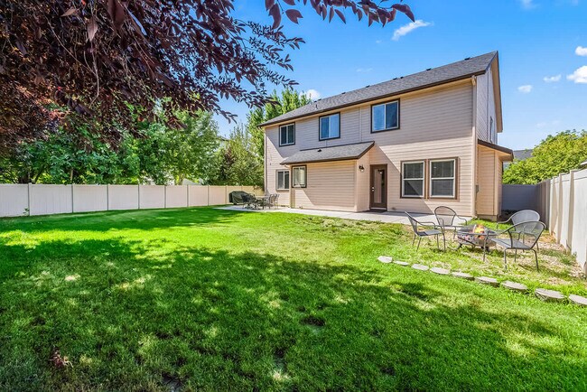 Building Photo - 4061 E Arch Dr