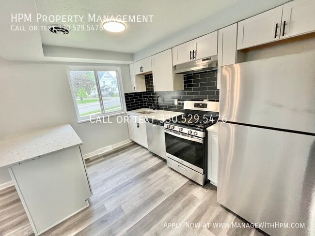 Building Photo - 2868 Noble Rd