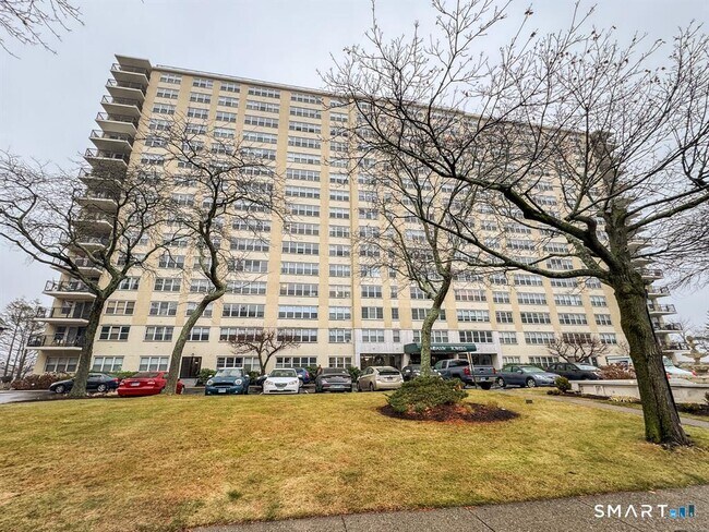 Building Photo - 2625 Park Ave