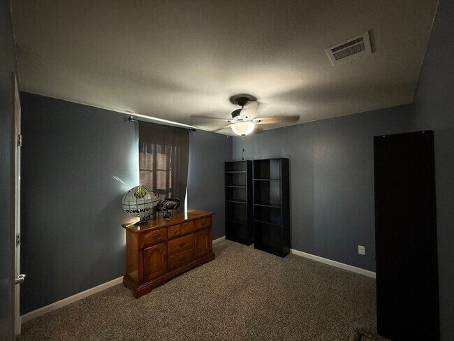 Building Photo - 127 Emerald Star Ln