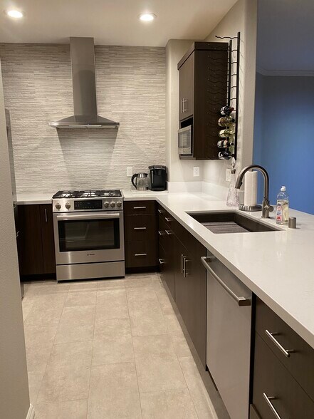 Building Photo - 11964 Tivoli Park Row