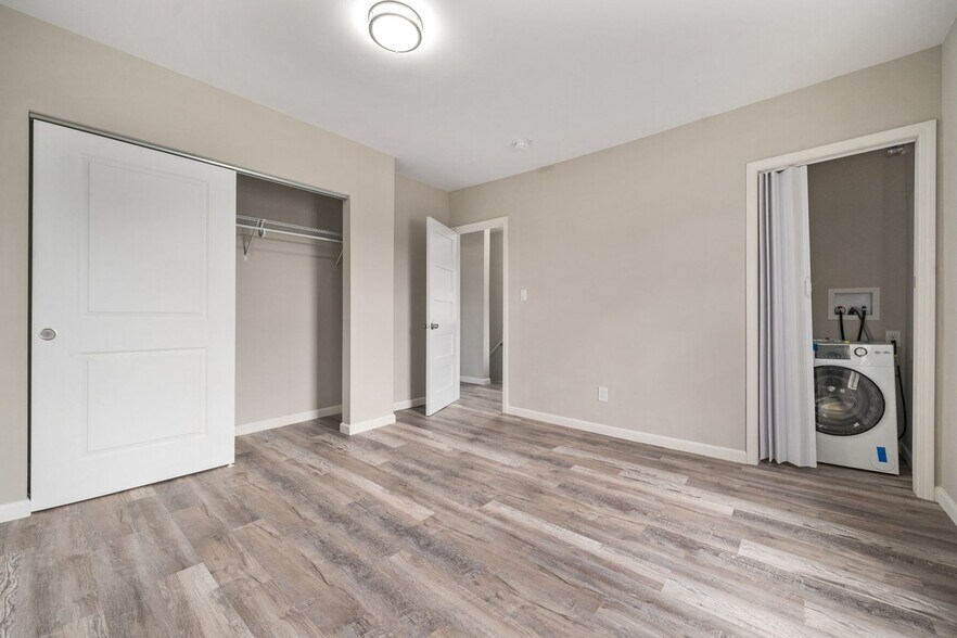 Building Photo - 741 Sullivant Ave