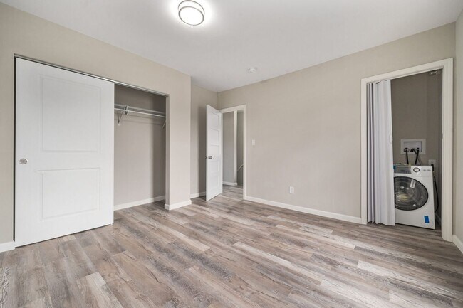 Building Photo - 741 Sullivant Ave