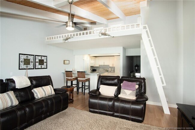 Building Photo - 2355 NE Ocean Blvd