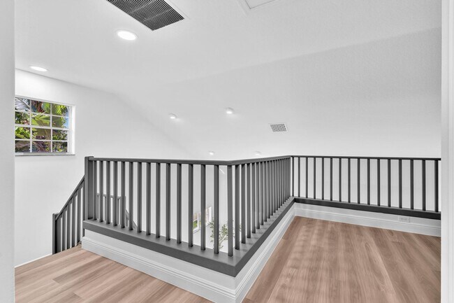 Building Photo - 36 Monterey Pointe Dr