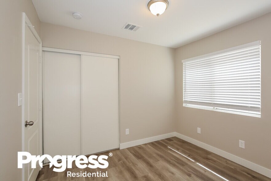 Building Photo - 1732 Blanchard Dr