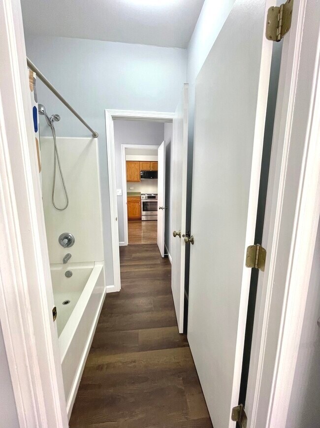 Building Photo - 16623 Natoma Dr