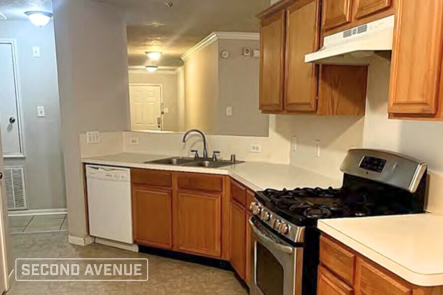 Building Photo - 4615 S Ridgewalk Dr