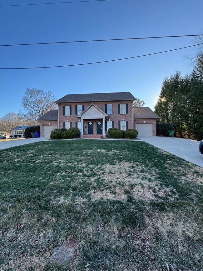 Building Photo - Hollar Duplex Conover