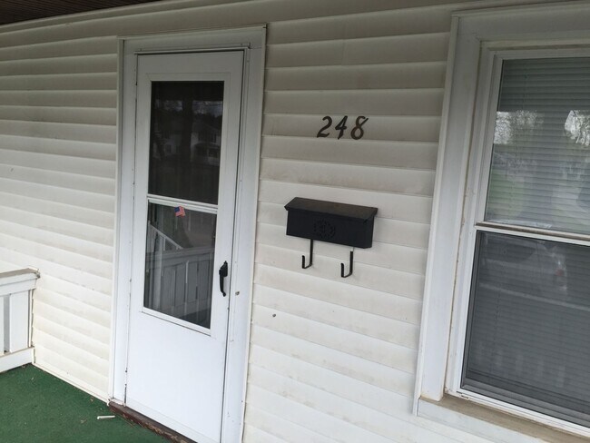 Building Photo - SR 248-250 Maple Ave