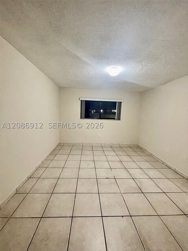 Building Photo - 5825 W 25th Ct