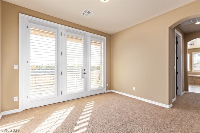 Building Photo - 9805 Queen Charlotte Dr