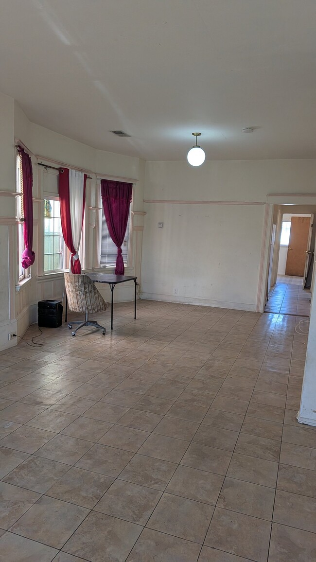 Building Photo - 1708 41st Ave