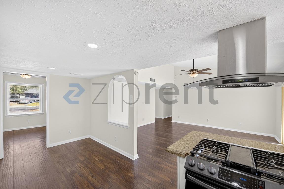 Building Photo - Unit