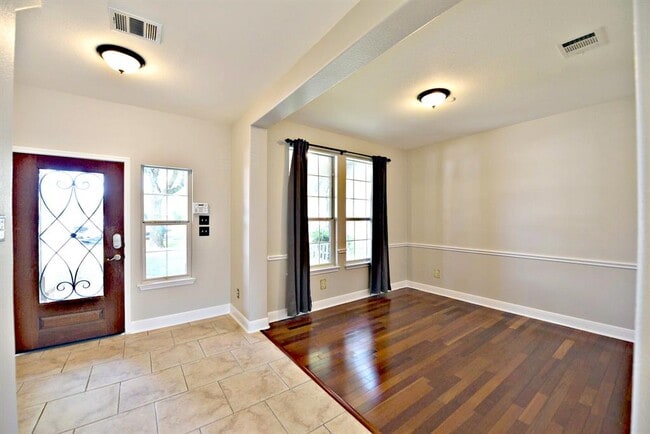 Building Photo - 679 Rusk Rd