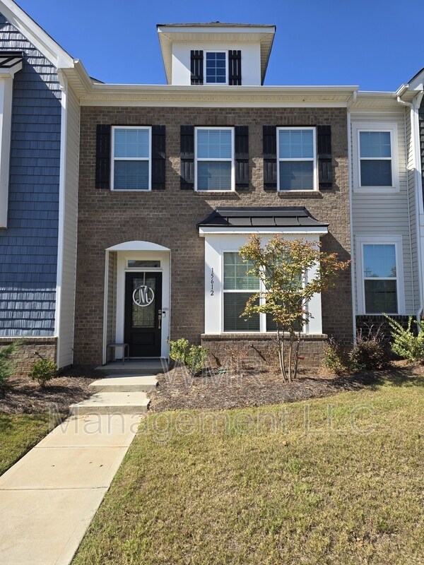 Building Photo - 15612 Country House St