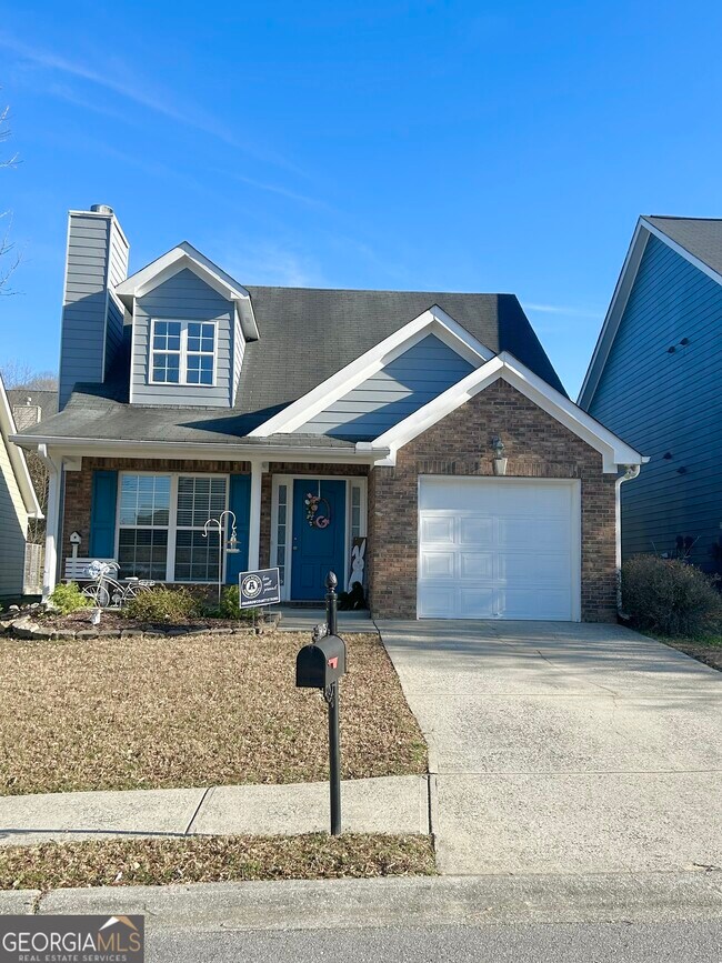 Building Photo - 6475 White Walnut Way