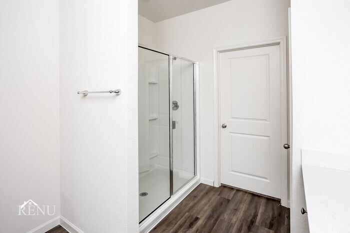 Building Photo - 550 Crestridge Dr