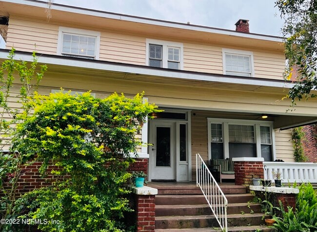 Building Photo - 2322 Herschel St