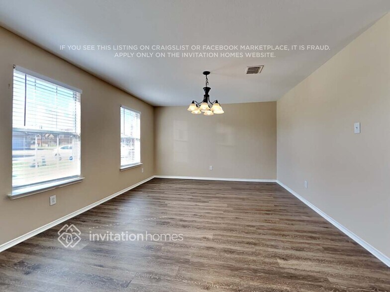 Building Photo - 250 Hilltop Dr