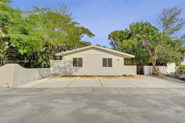 Building Photo - 30 SW 8th St