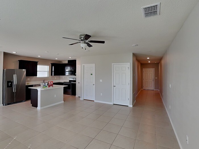 Building Photo - 1660 Aspen Ave