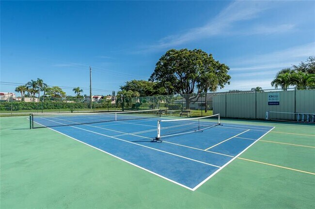 Building Photo - 1130 Circle Ter