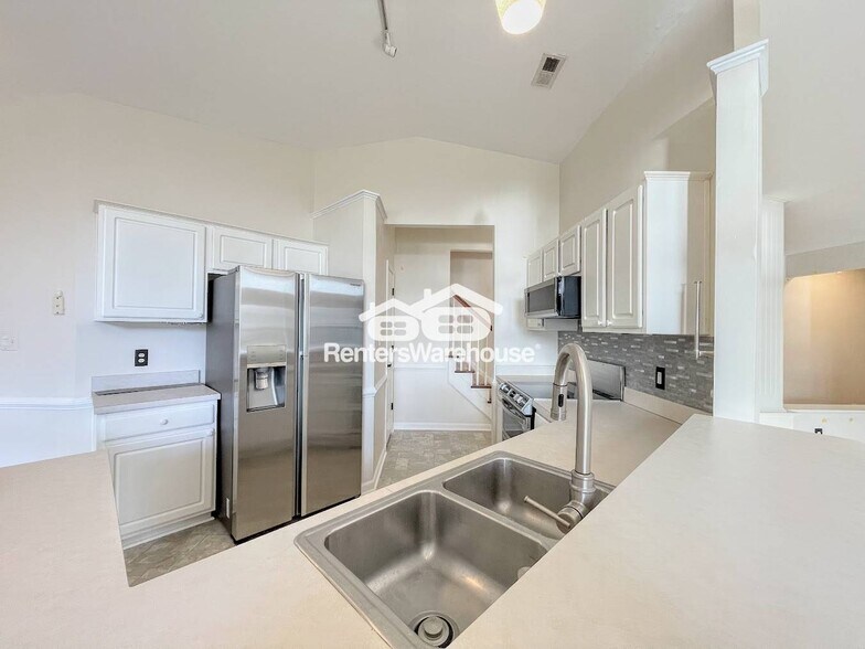 Building Photo - 1009 Hawthorne Farm Terrace