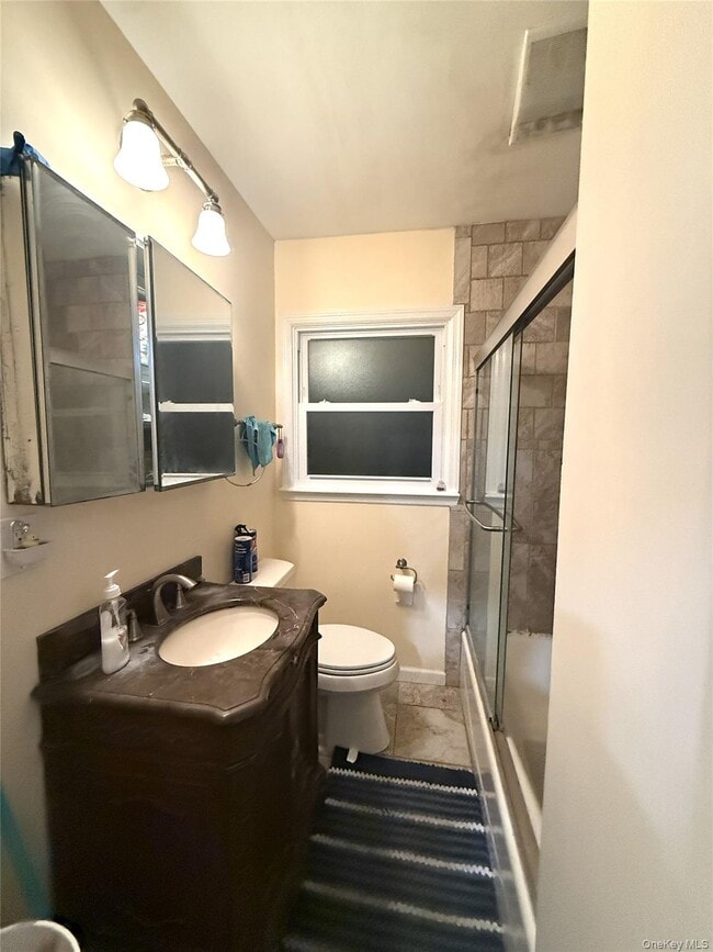 Building Photo - 7 Clarissa Dr