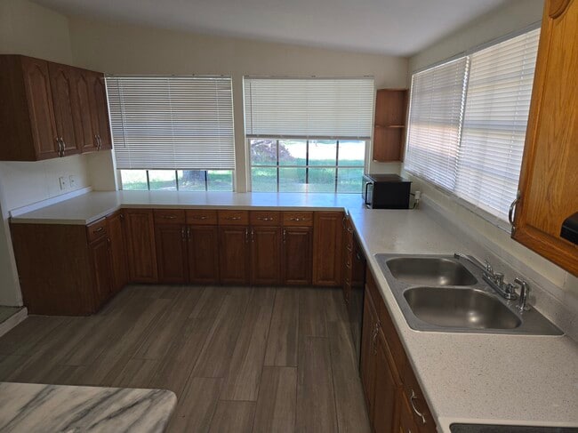 Building Photo - 3711 Roxane Blvd
