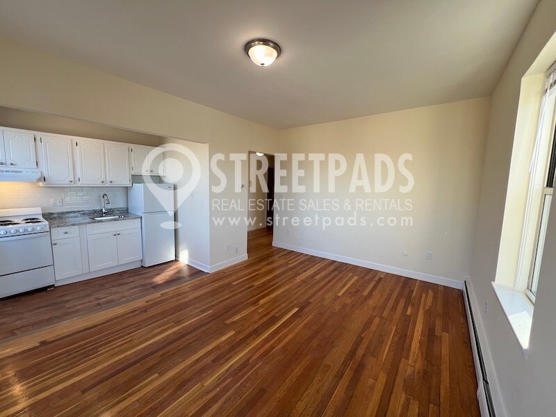 Building Photo - 60 Brighton Ave