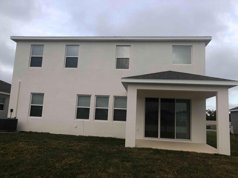 Building Photo - 5715 Silver Feather Way