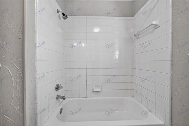 Building Photo - 333 Stately Oak Ln