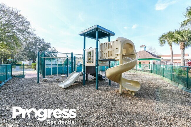 Building Photo - 16530 Golden Eagle Blvd