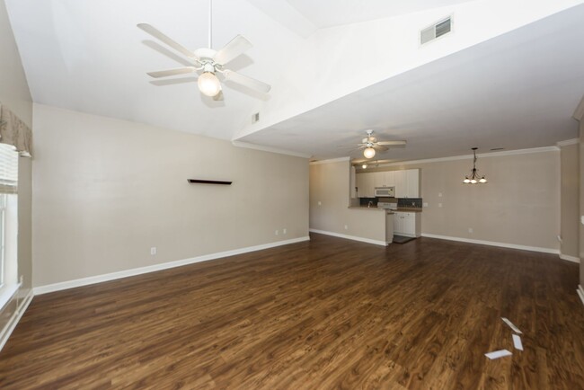 Building Photo - 3 Bedroom 2 Bath Condo in Dunes West (Elli...