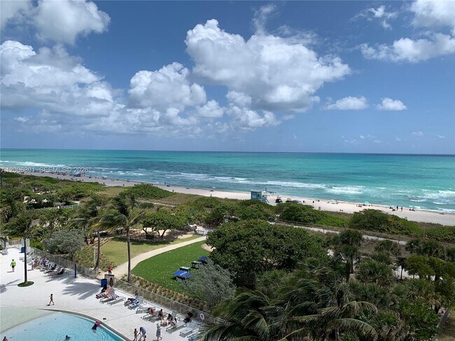 Building Photo - 9273 Collins Ave