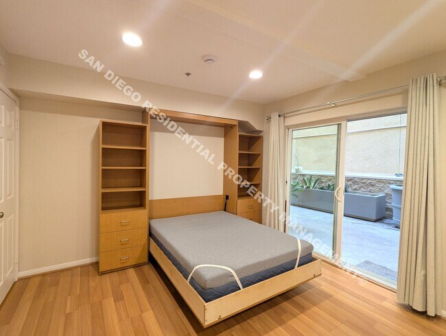 Building Photo - ***$200 MOVE-IN DISCOUNT*** Updated Studio with Parking and Washer/Dryer in Prime Little Italy Lo...