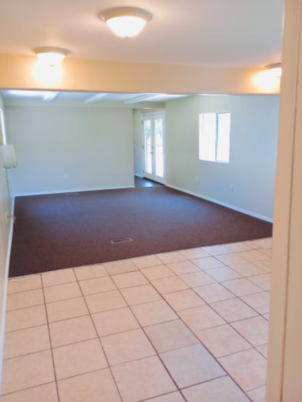 Building Photo - 6345 N Dona Ana Rd