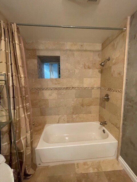 Bathroom Tub Shower - 4447 Don Milagro Dr