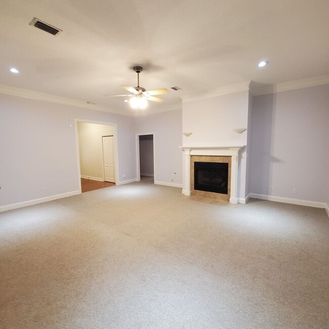 Building Photo - Southern Comfort Living: Elegant 3BR/3BA H...
