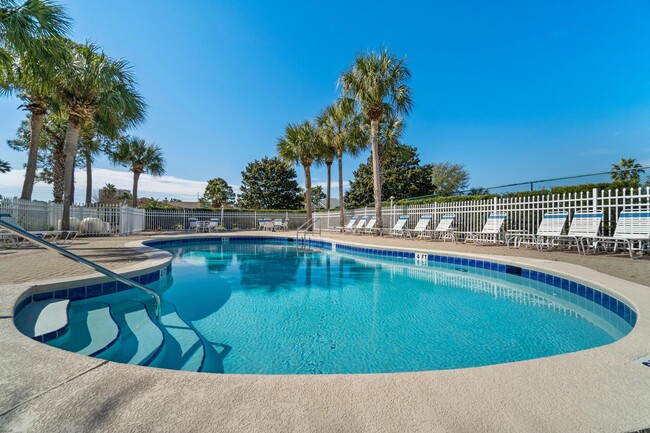 Building Photo - 65 Bay Tree Dr