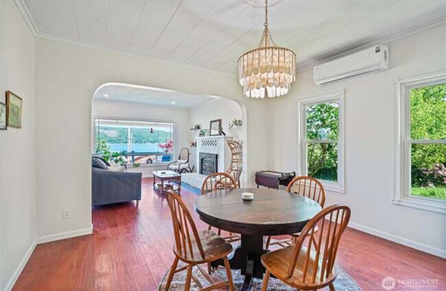 Building Photo - 5060 WA-106