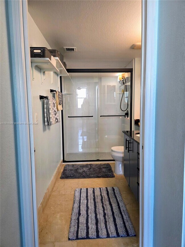 Building Photo - 1625 Kennedy Cswy