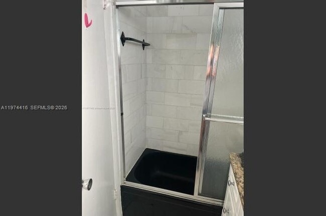 Building Photo - 1333 E Hallandale Beach Blvd