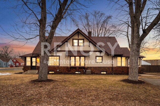Building Photo - 4100 Vera Cruz Ave N