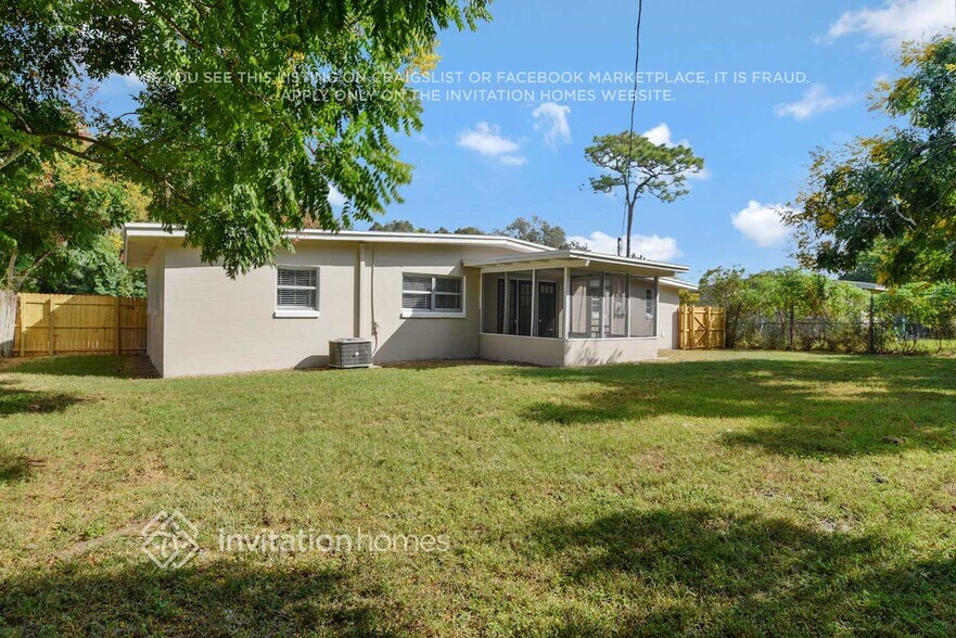 Building Photo - 5218 Grandview Dr